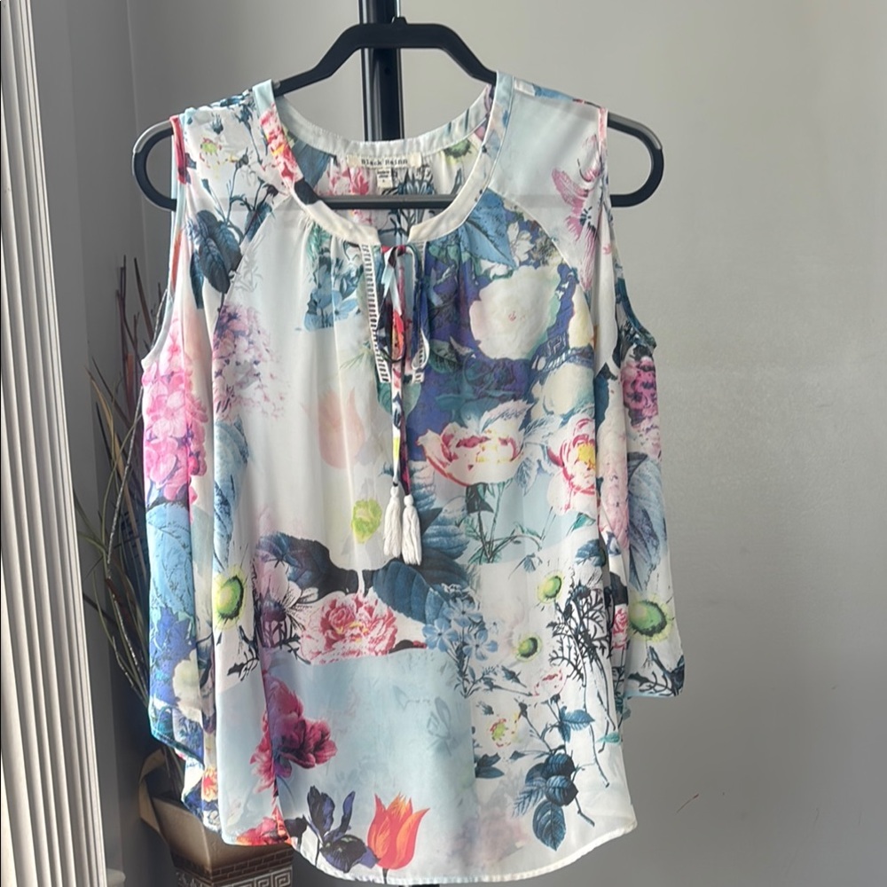 Black Rainn‎ Blue and Pink Cut Out Tunic